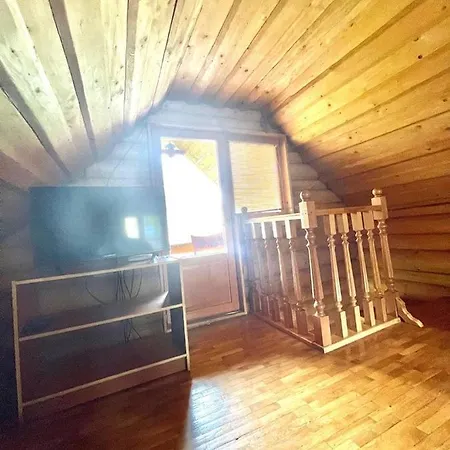 Marniuta's House Villa Mizhhirya (Transcarpathia)